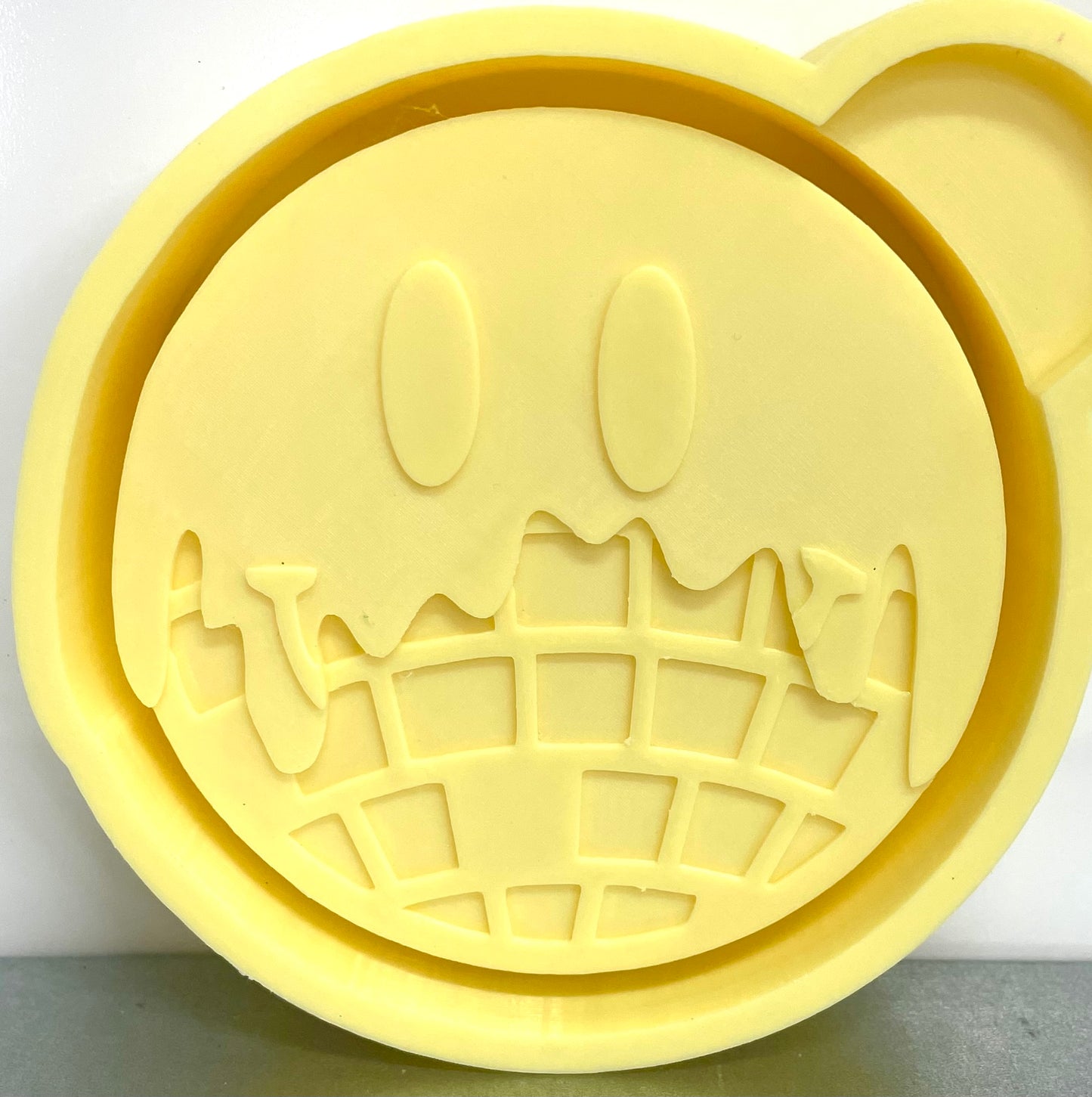 Dripping Disco Smiley Face Mold