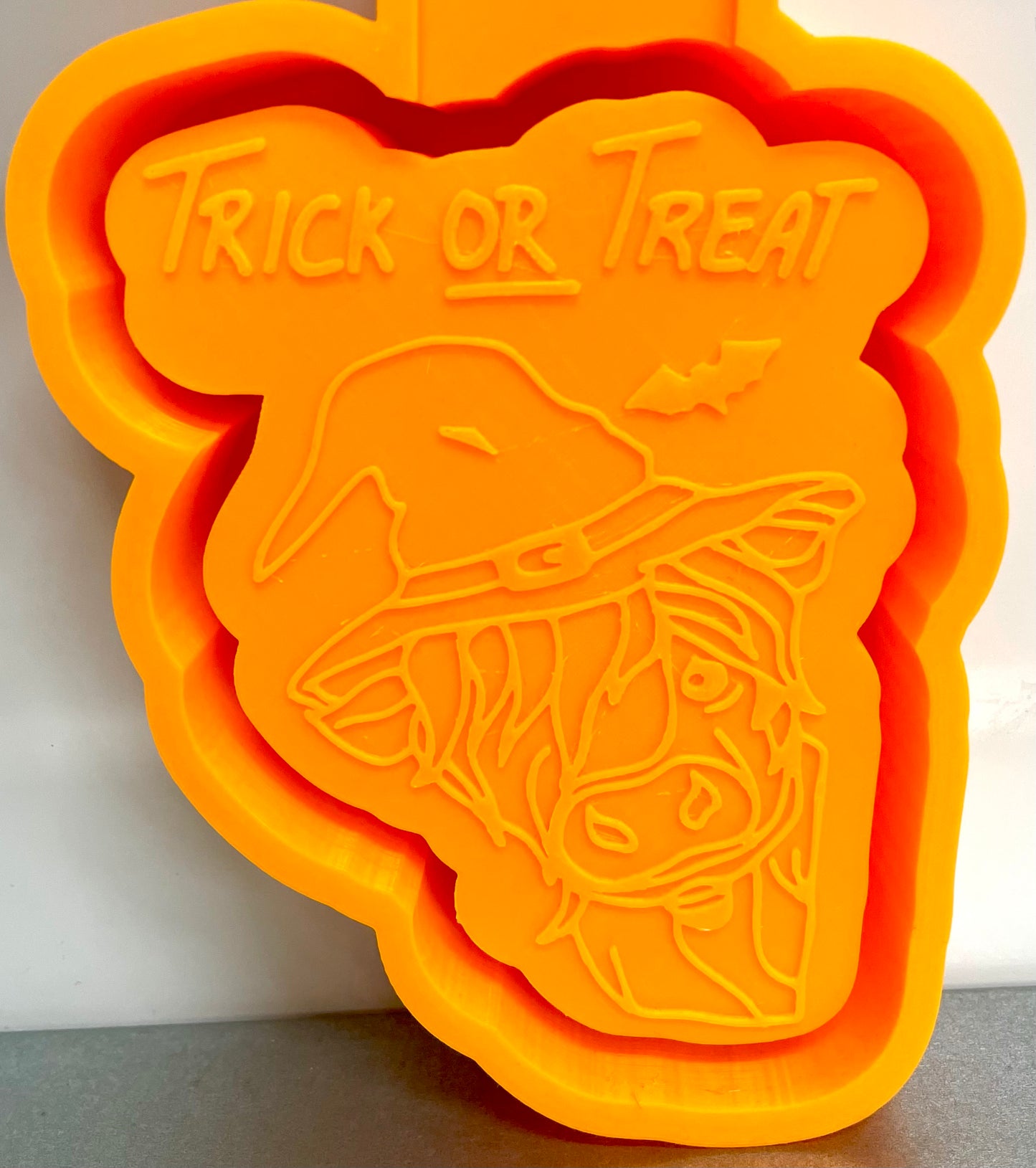 Trick or Treat Highland Cow Mold