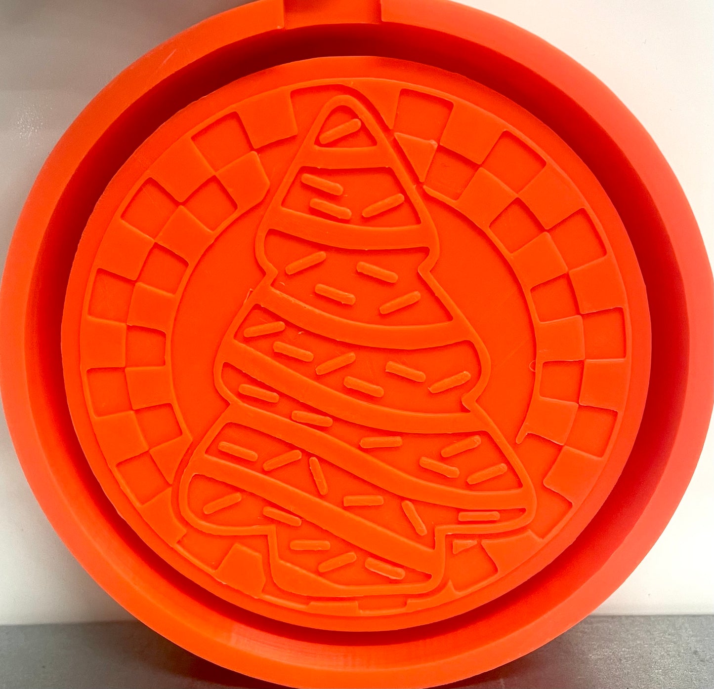 Checkered Circle Tree Cake Mold