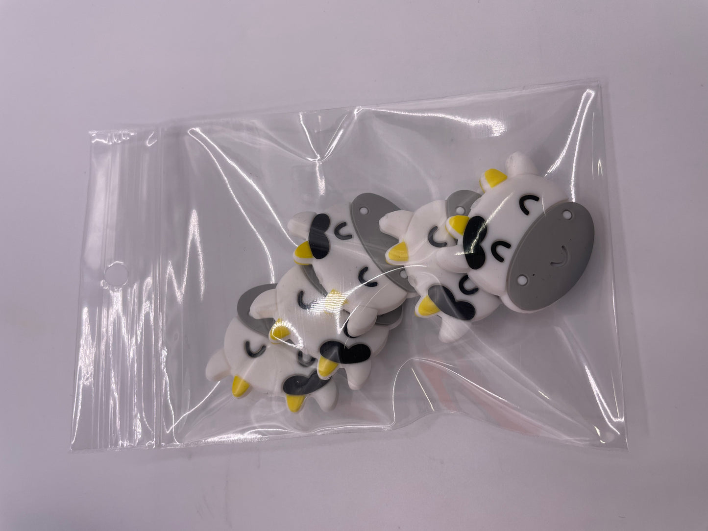 Discounted Cow Focal Beads - 4ct