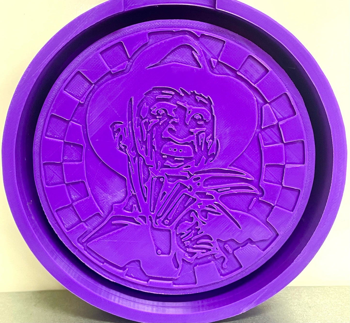 Checkered Circle Freddy Halloween Mold