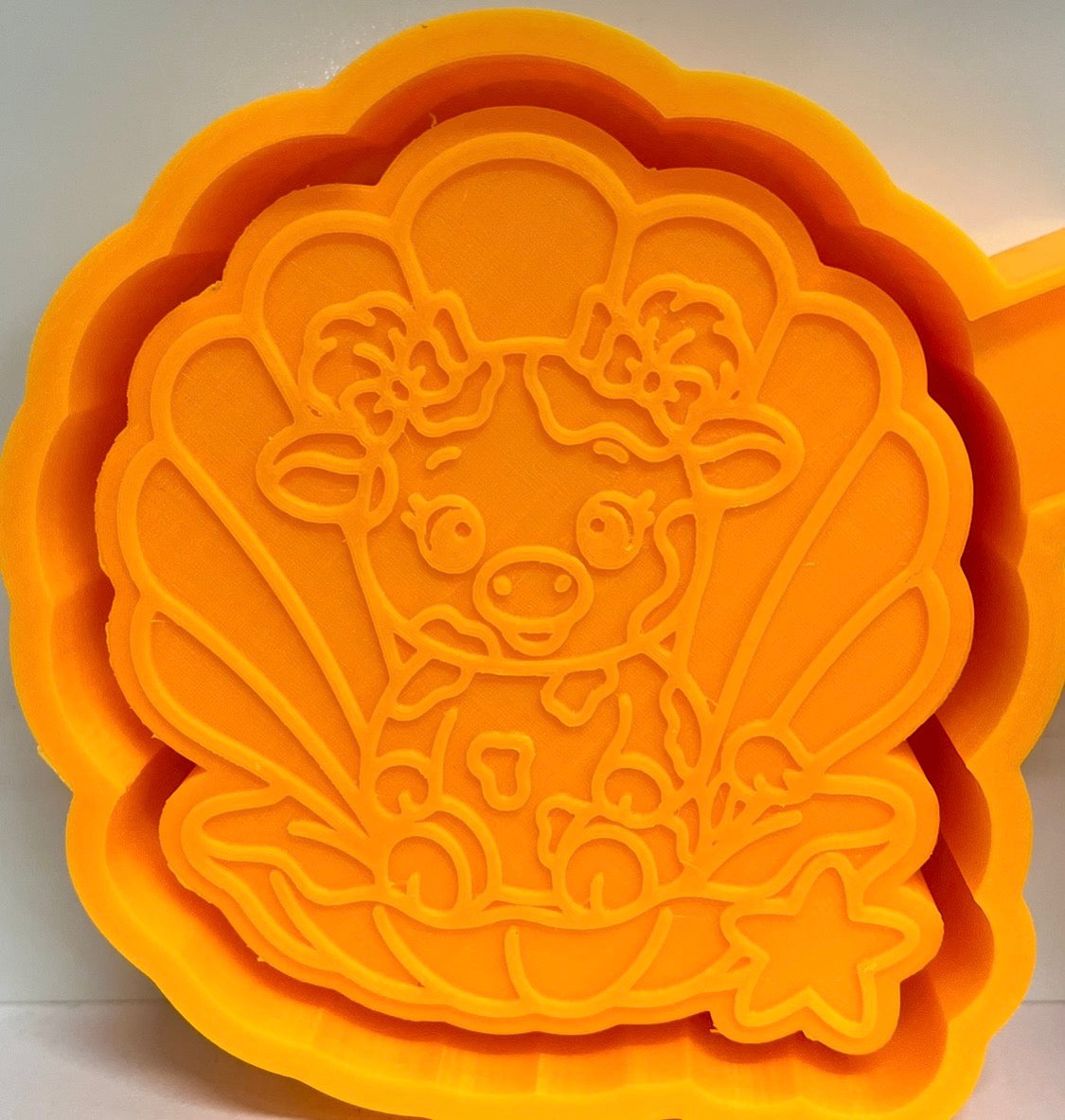 Cute Cow in Clam Shell Mold