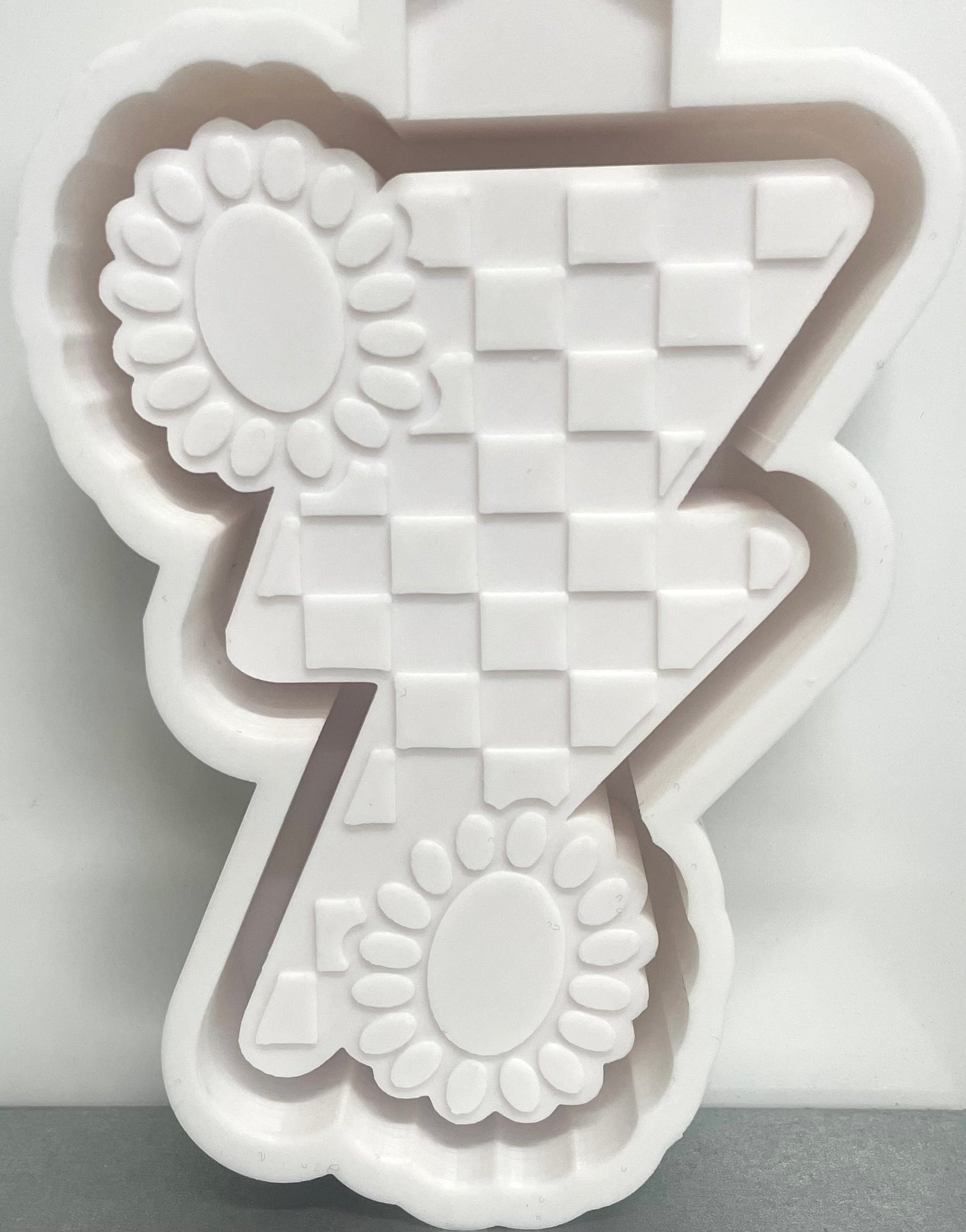 Checkered Concho Lightening Bolt Mold