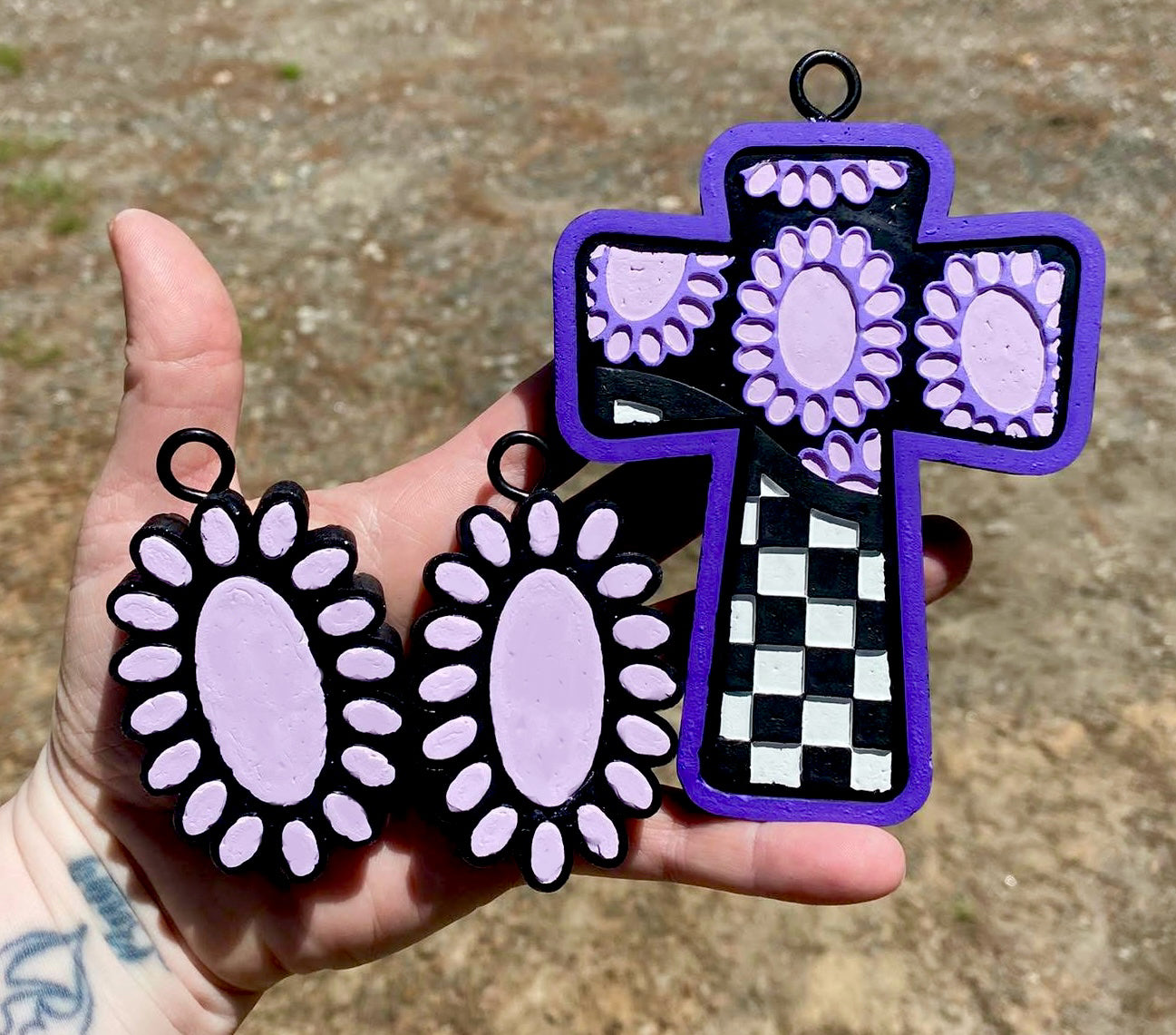 Checkered Cross with Conchos with Concho Vent Clip Molds