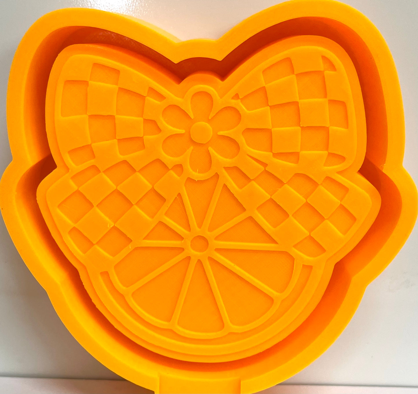 Retro Lemon With Checkered Bow Mold