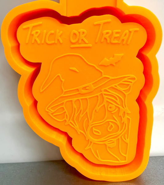 Trick or Treat Highland Cow Mold