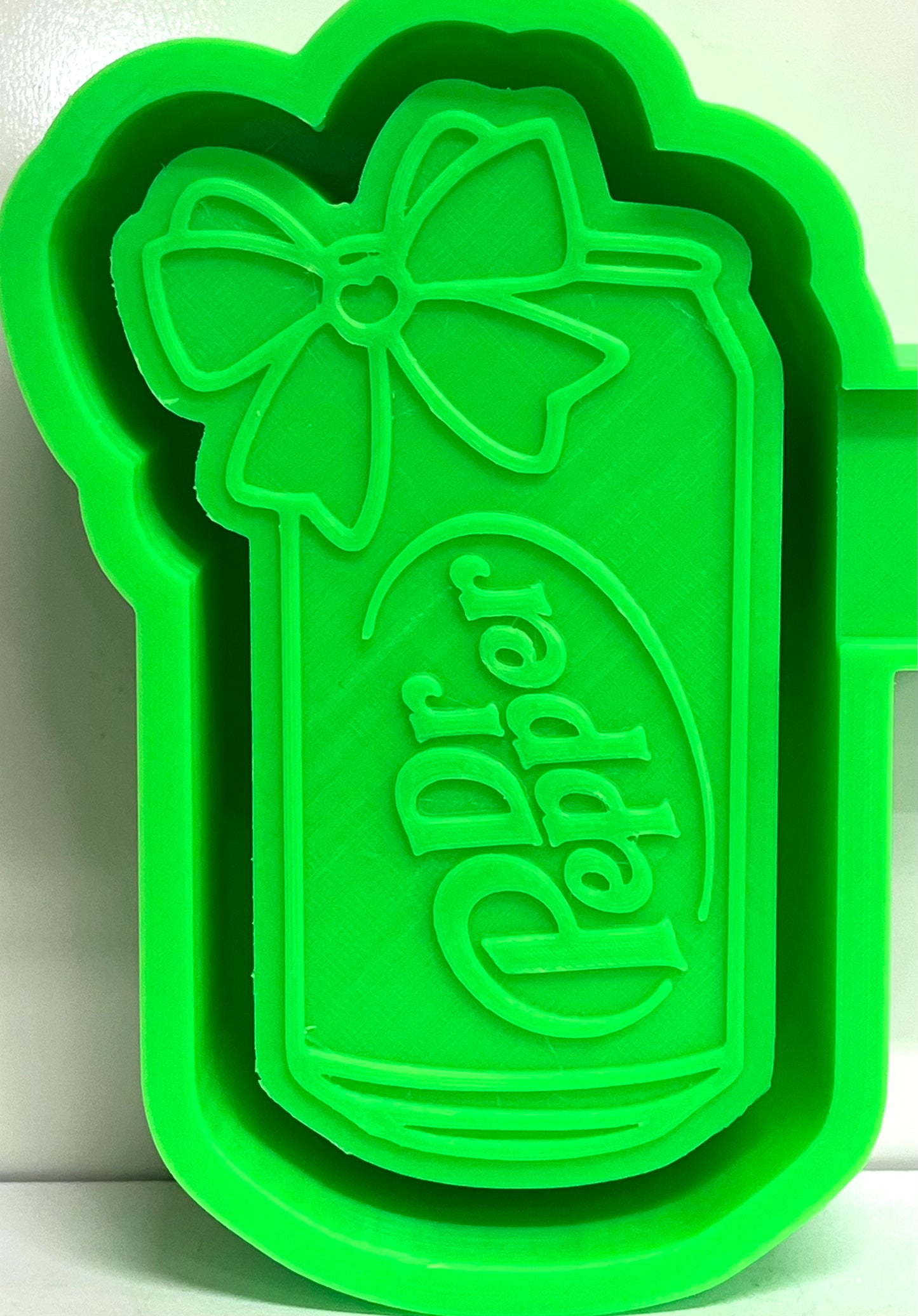 Dr. Pepper with Bow Mold