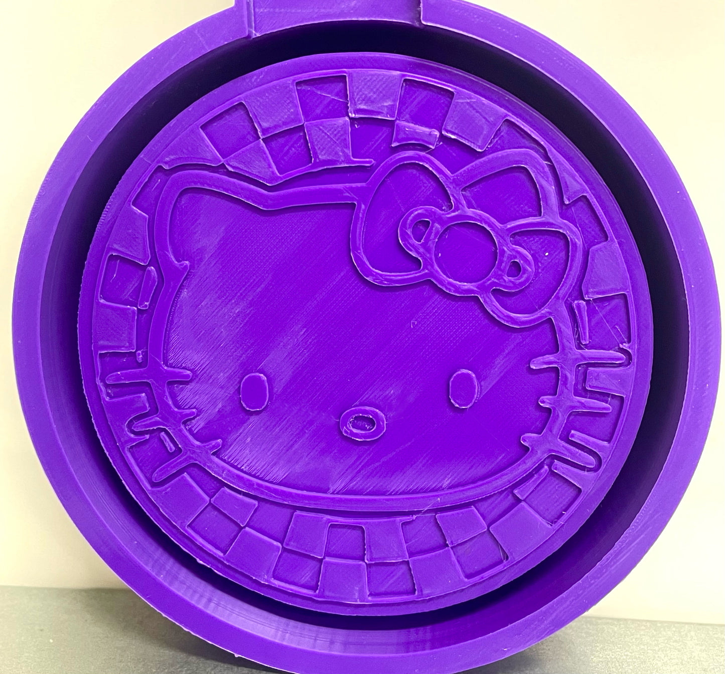 Checkered Circle Kitty Mold