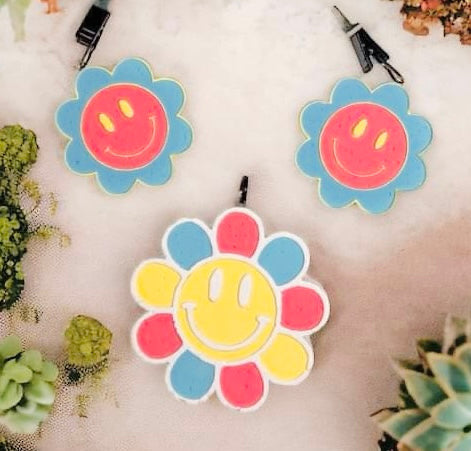 Happy Smiley Daisy Mold & Vent Clip Set